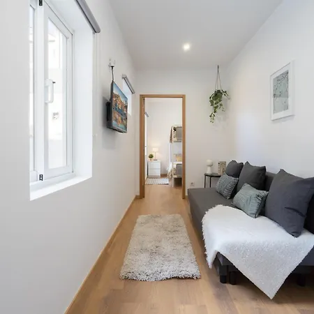 Host Wise - Enchanting Unique Flat - Ace Location Apartment *